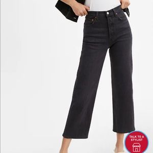 Levi’s Black Ribcage Straight Ankle Jean 28